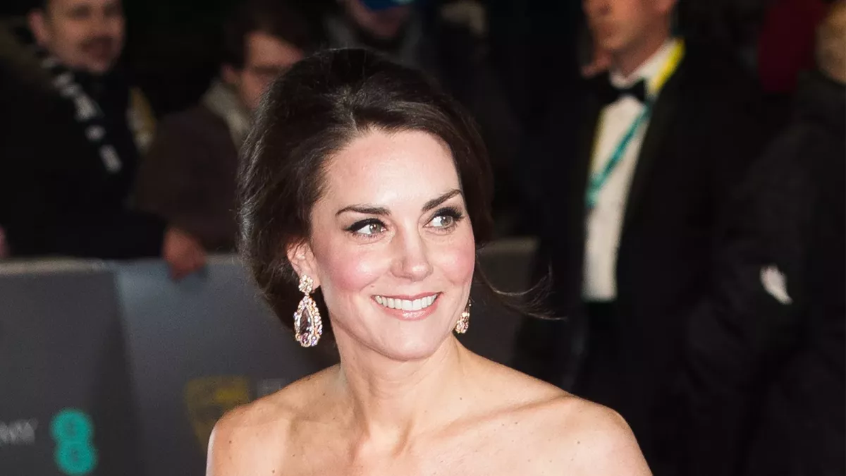Mode- und umweltbewusst: Mit ihrem Kleid versetzt Kate Middleton ganz England in Staunen