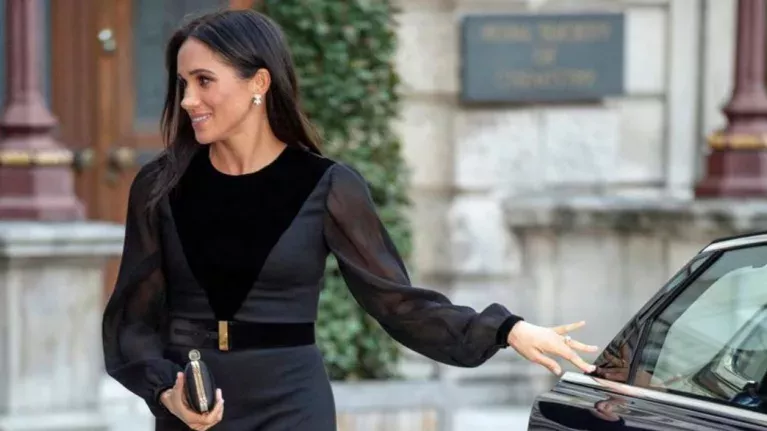 Meghan Markle kriegt Ärger... weil sie die Autotür zugemacht hat