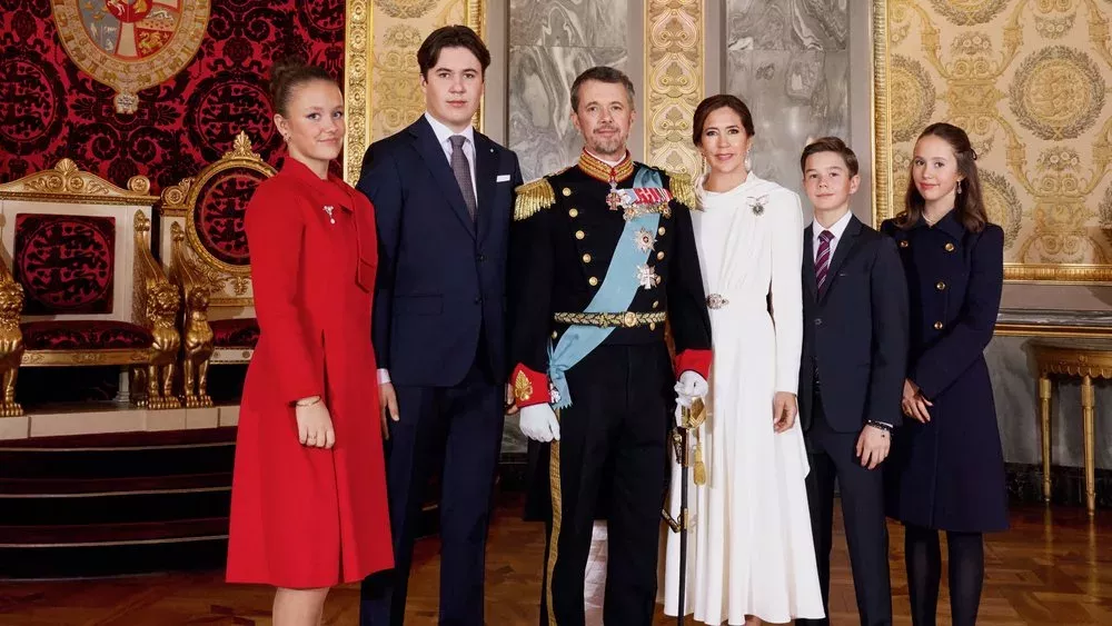 Dänischer Palast veröffentlicht offizielles Porträt der Königsfamilie