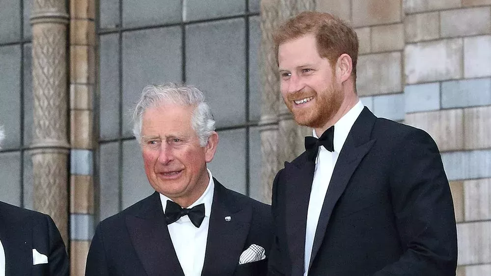 Ruft Prinz Harry jetzt König Charles III. und Prinzessin Kate an?