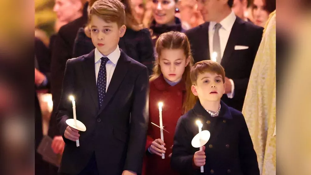 Royal sortiert Geschenke: Prinz Louis hilft dem Weihnachtsmann