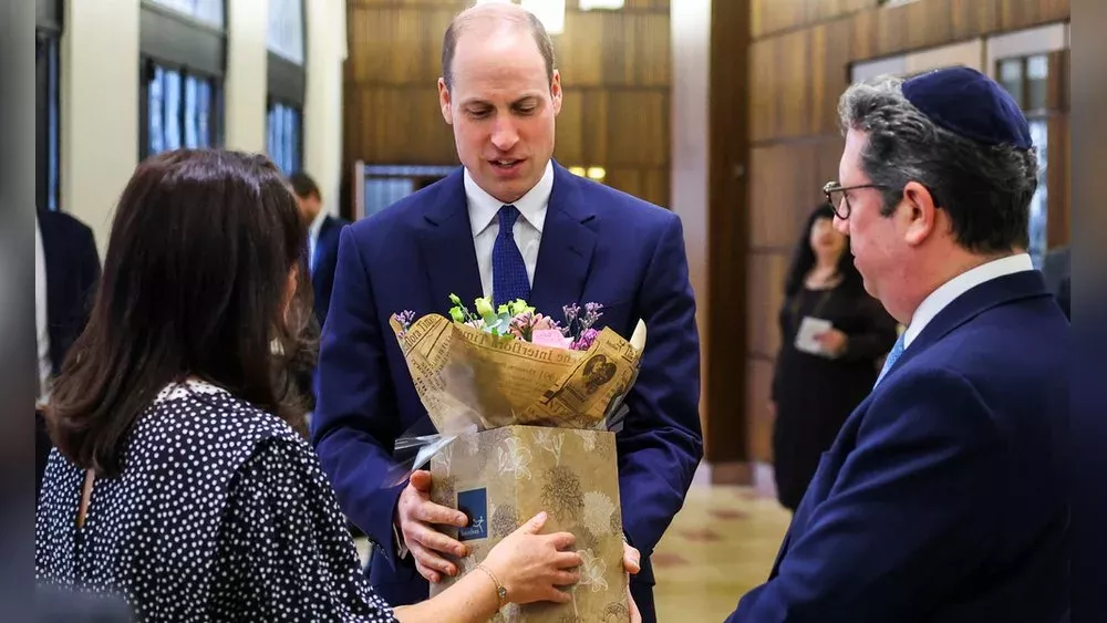 Prinz William erhält bei Synagogenbesuch Geschenk für Ehefrau Kate