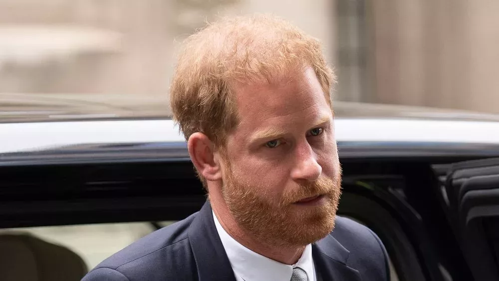 Prinz Harry vor Gericht: "Ich hätte gerne den Namen dieser Person!"