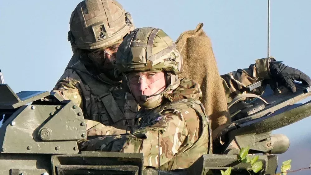 Prinz William in militärischer Kampfmontur: Antrittsbesuch beim Mercian Regiment