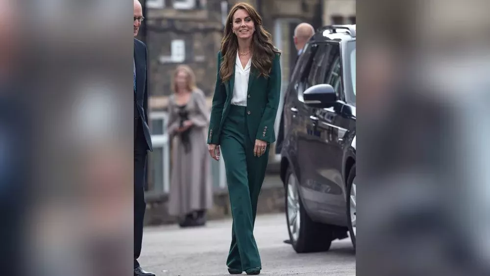 Prinzessin Kate: Mit diesem grünen Hosenanzug liegt sie im Trend!