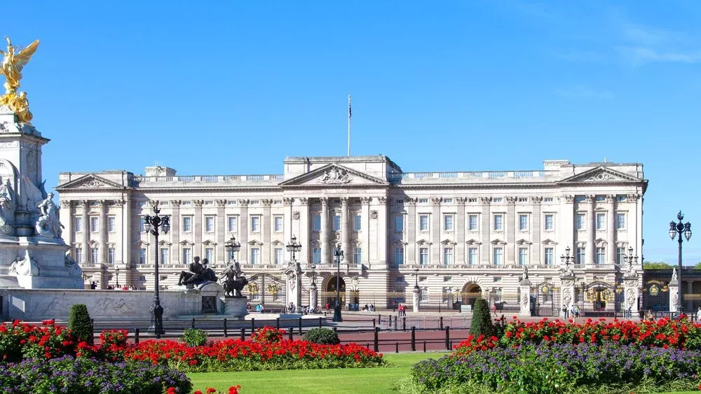 Beim Buckingham Palast: Polizei nimmt Eindringling fest