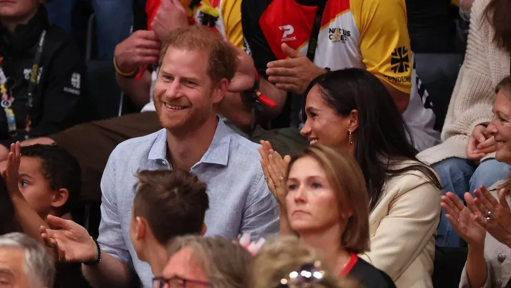 Prinz Harry: Düsseldorfer Publikum singt "Happy Birthday"