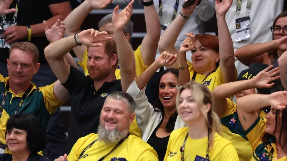 An der Seite von Prinz Harry: Herzogin Meghan ist in Jubellaune