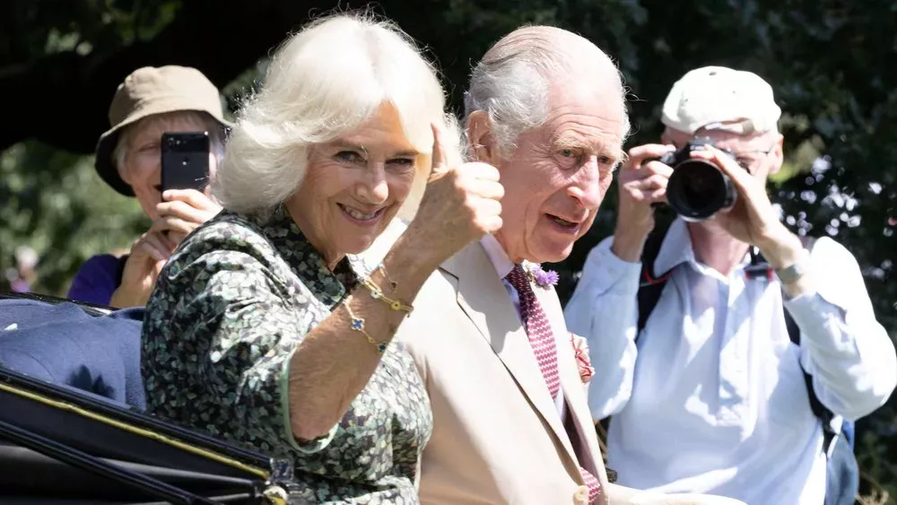 Letzter Auftritt vor Sommerurlaub: König Charles besucht Blumenschau