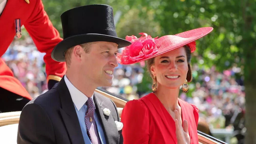 Mit Kutsche, Charme und Signalrot: William und Kate beim Royal Ascot