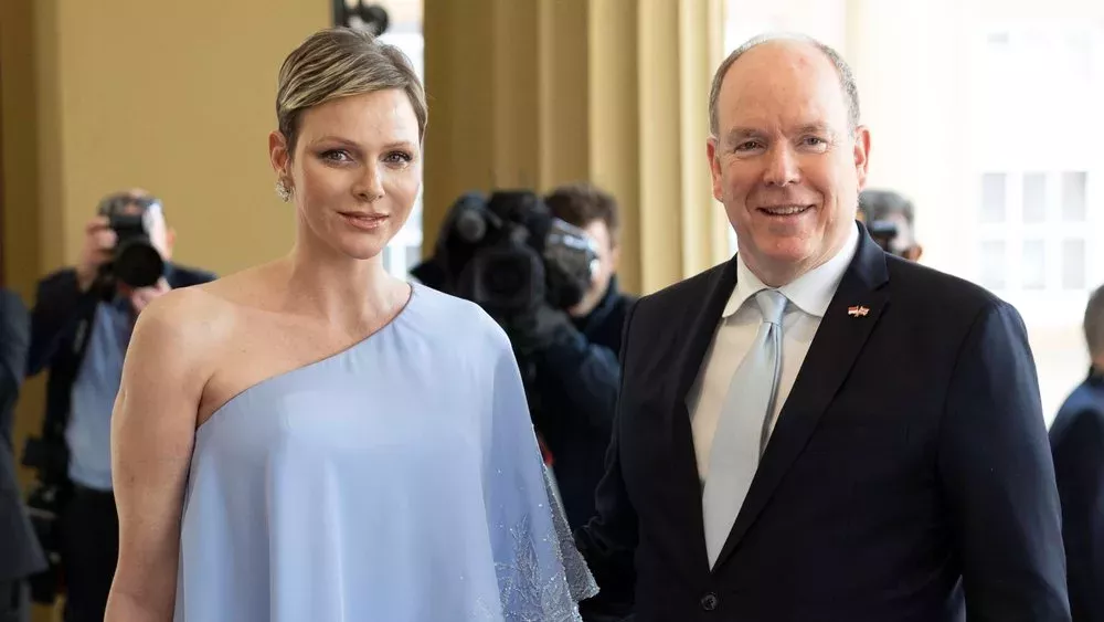 Fürst Albert verrät: Charlène plauderte mit Charles über Single-Leben