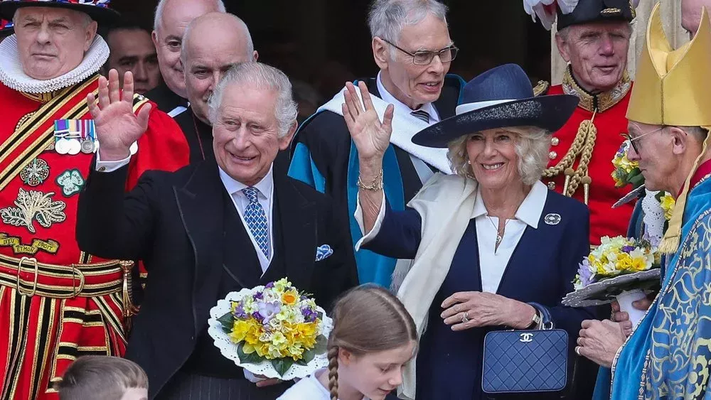 Beim Royal-Maundy-Gottesdienst: Charles verteilt seine Silbermünzen