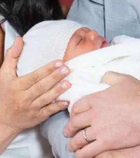 Berühmter Besuch für das Royal Baby: Wird dieser Superstar Archies Pate?