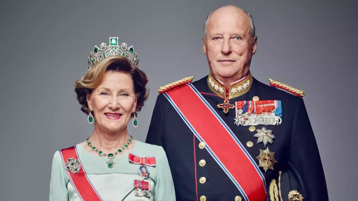 König Harald erholt sich langsam aber sicher von seiner Knie-OP