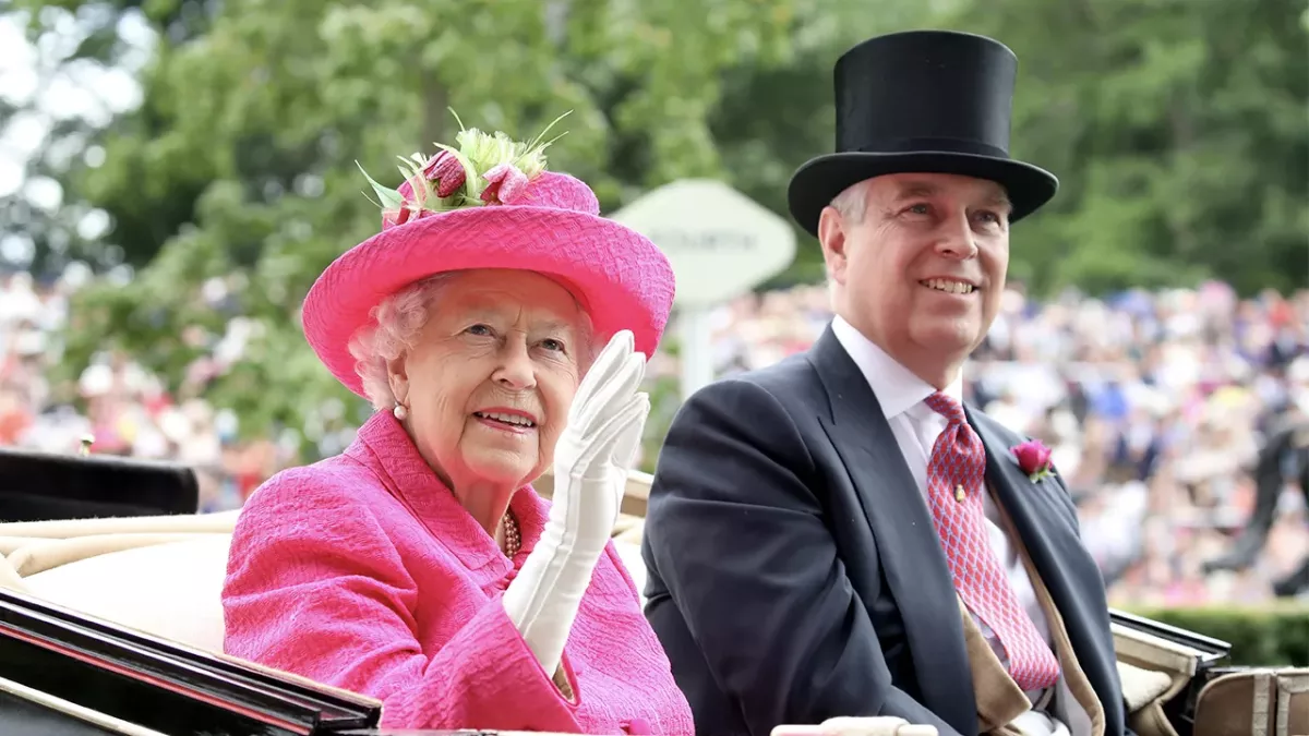 Prinz Andrew: Queen Elizabeth II trifft schwere Entscheidung gegen ihren Sohn