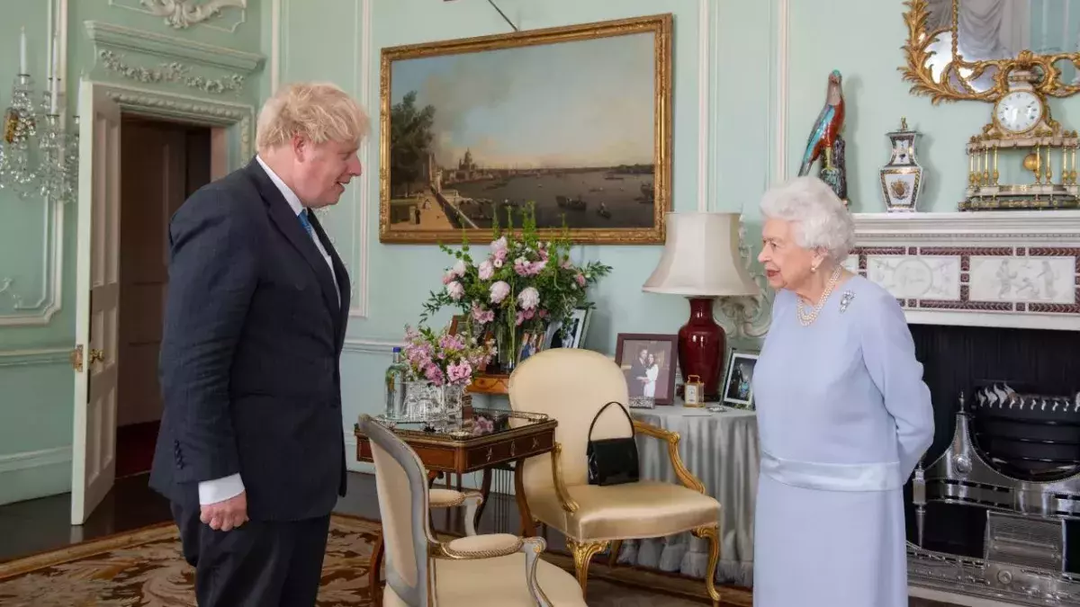Queen: Hat Boris Johnson sie in Lebensgefahr gebracht?