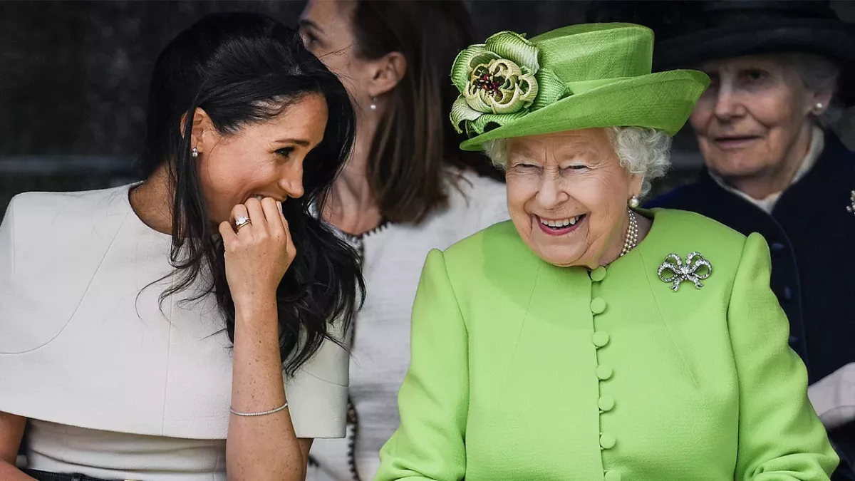 Queen mit Maske gesichtet!