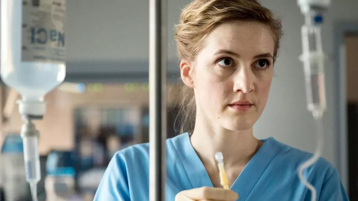 9. Staffel mit neuen Folgen ab (27.04.23), immer donnerstags um 18.50 Uhr im Ersten und in der ARD Mediathek. Dr. Elly Winter (Juliane Fisch) weiß, wie viel das Johannes-Thal-Klinikum ihr zu bieten hat.