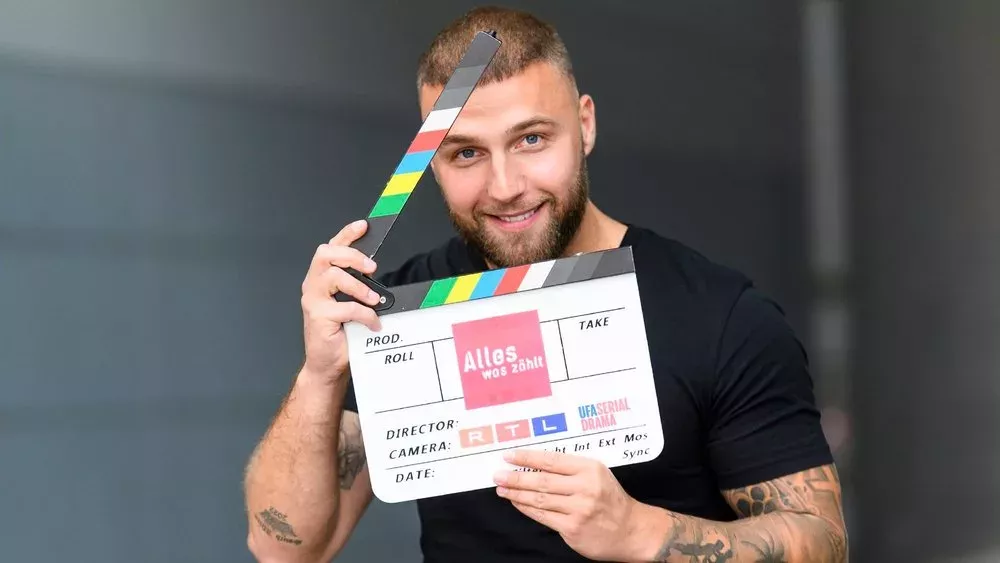Es knistert mit Sila Şahin: Filip Pavlović kommt zu "Alles was zählt"