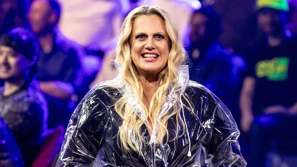 ESC 2023: Nutzer witzeln über Barbara Schönebergers Kleid