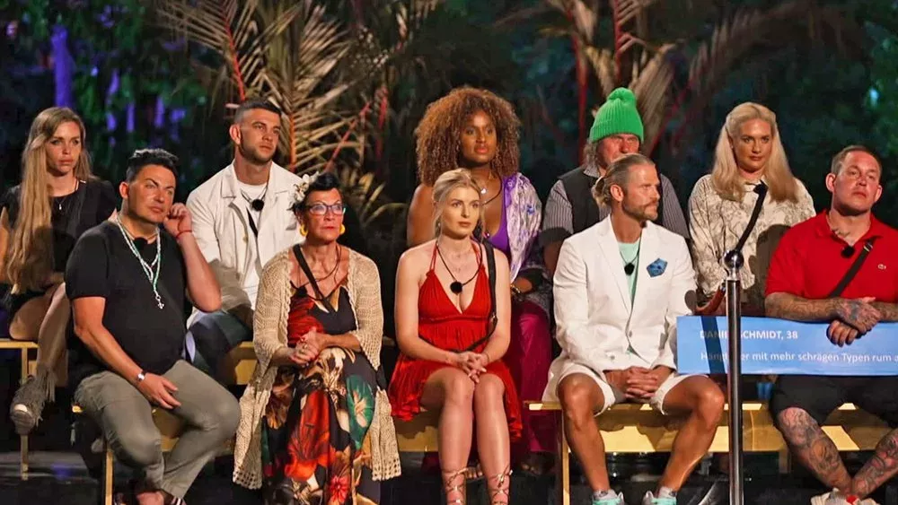 "Kampf der Realitystars": Nackt-Schock im Ein-Euro-Paradies