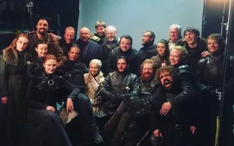 Game of Thrones: Die Schauspieler veröffentlichen Fotos von hinter den Kulissen