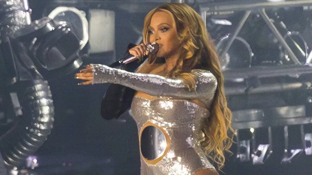 Große Beyoncé-Premiere: Glitzer, Glamour und ein Alien auf dem Silberteppich