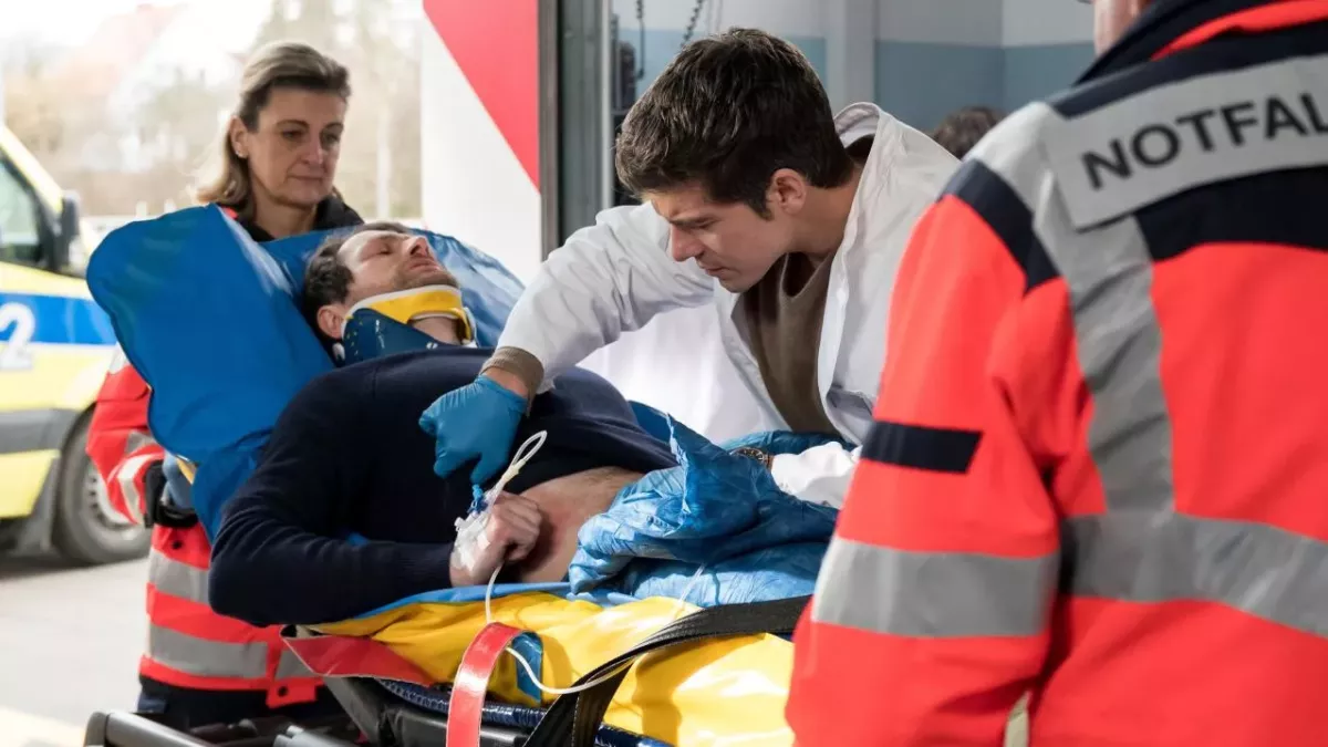 Dr. Ben Ahlbeck verletzt sich während einer OP - müssen sich die Fans Sorgen machen?