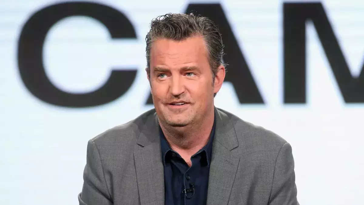 Hat Matthew Perry jetzt schon eine Neue?