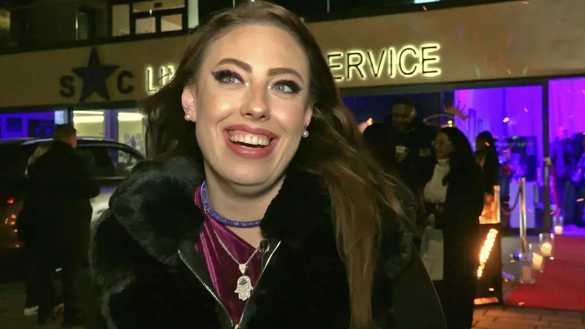 Janine bei der Eröffnung ihres Beauty-Salons.