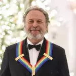 Billy Crystal von Joe Biden für sein Lebenswerk ausgezeichnet