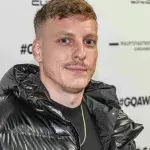Für Felix Lobrecht ging es aus der Psychiatrie auf den roten Teppich