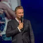 "Mit Tränen in den Augen": Sasha muss seine Tour verschieben