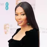 Vorsicht, stachelig! Hier zeigt sich Naomi Campbell fast nackt