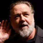 Optische Verjüngung: Russell Crowe zeigt sich ohne Bart