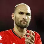 Ex-Bundesliga-Star Bas Dost gibt nach Zusammenbruch Entwarnung