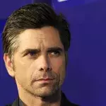 John Stamos: "Full House"-Star spricht über schreckliche Erlebnisse in seiner Kindheit