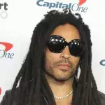Lenny Kravitz entblößt: Erotisches Nackt-Video zu seinem neuen Song
