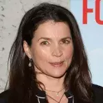 Julia Ormond reicht Klage gegen Harvey Weinstein und Disney ein