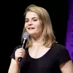 "Es wird wieder gebrütet": Hazel Brugger ist zum zweiten Mal schwanger