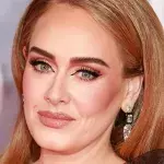 Migräne und Zittern: Adele leidet unter Kaffee-Entzug