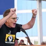 Bryan Cranston hält flammende Streikrede: "Nehmt uns nicht die Würde"