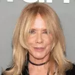 Rosanna Arquette kracht mit ihrem Auto in ein Einkaufszentrum
