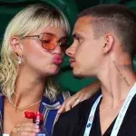 Wimbledon: Romeo Beckham turtelt mit Freundin Mia Regan