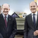 Bundeskanzler Olaf Scholz trifft auf seinen Doppelgänger