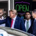 Donald Trump lädt Fans zum Essen ein - und geht ohne zu bezahlen