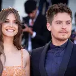 Barbara Palvin und Dylan Sprouse sind nun offiziell verlobt