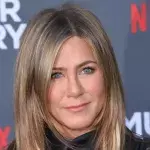 Jennifer Aniston zeigt sich auf Instagram mit grauen Haaren