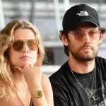 Toni Garrn gibt Scheidung von Alex Pettyfer bekannt