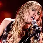 Grammy Awards 2024: Miley Cyrus soll mit "Flowers" auftreten
